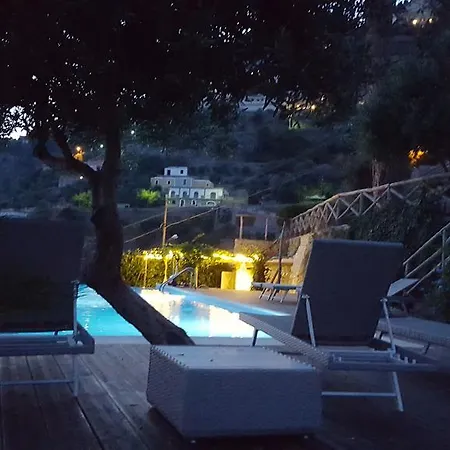 Vila Divino Maniero Furore